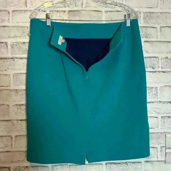 Loft turquoise skirt size 12P in excellent condition slit in back/back zipper - Picture 5 of 6